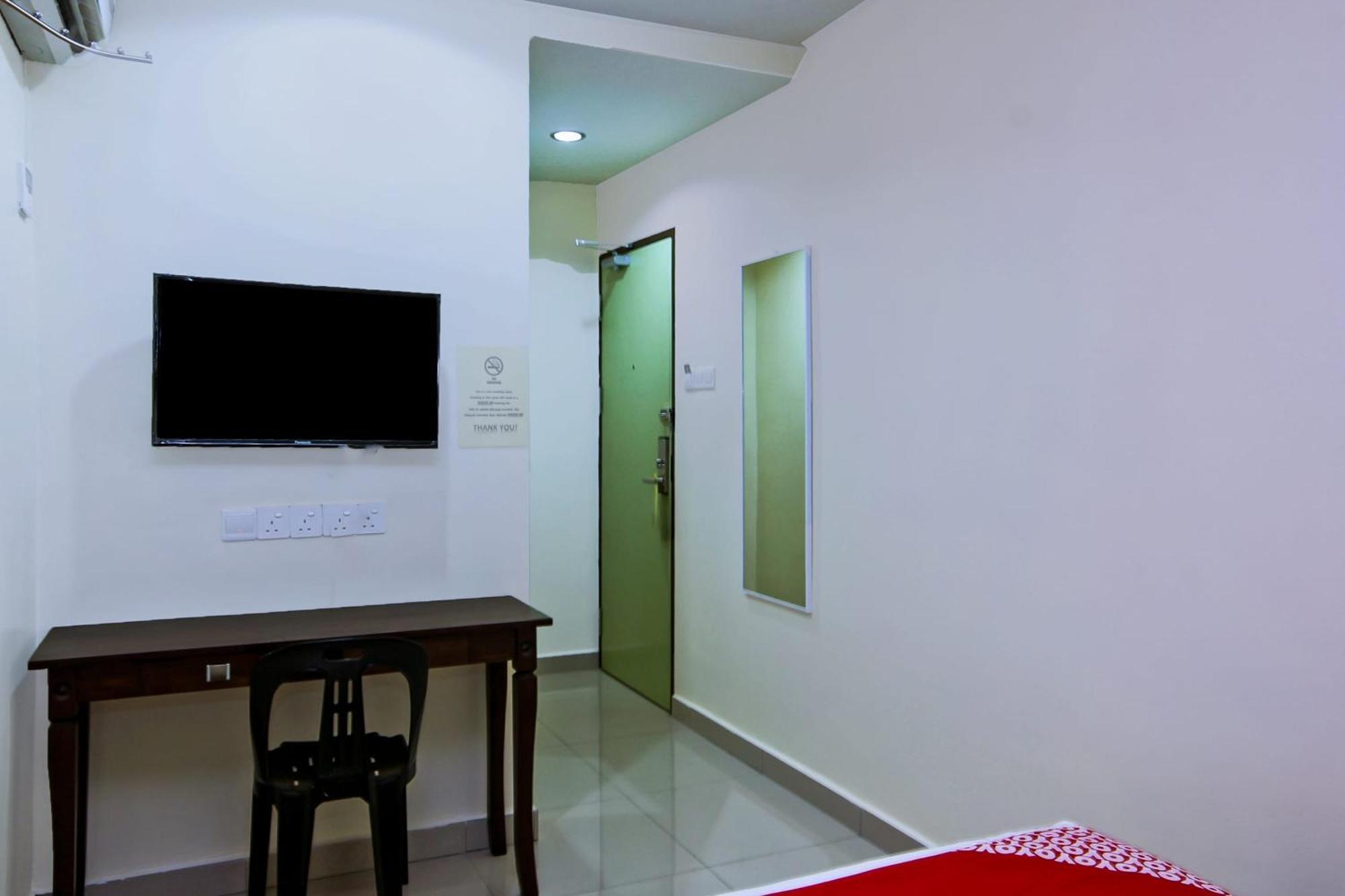 Oyo 44054 Holiday Mansion Inn Sibu Ngoại thất bức ảnh