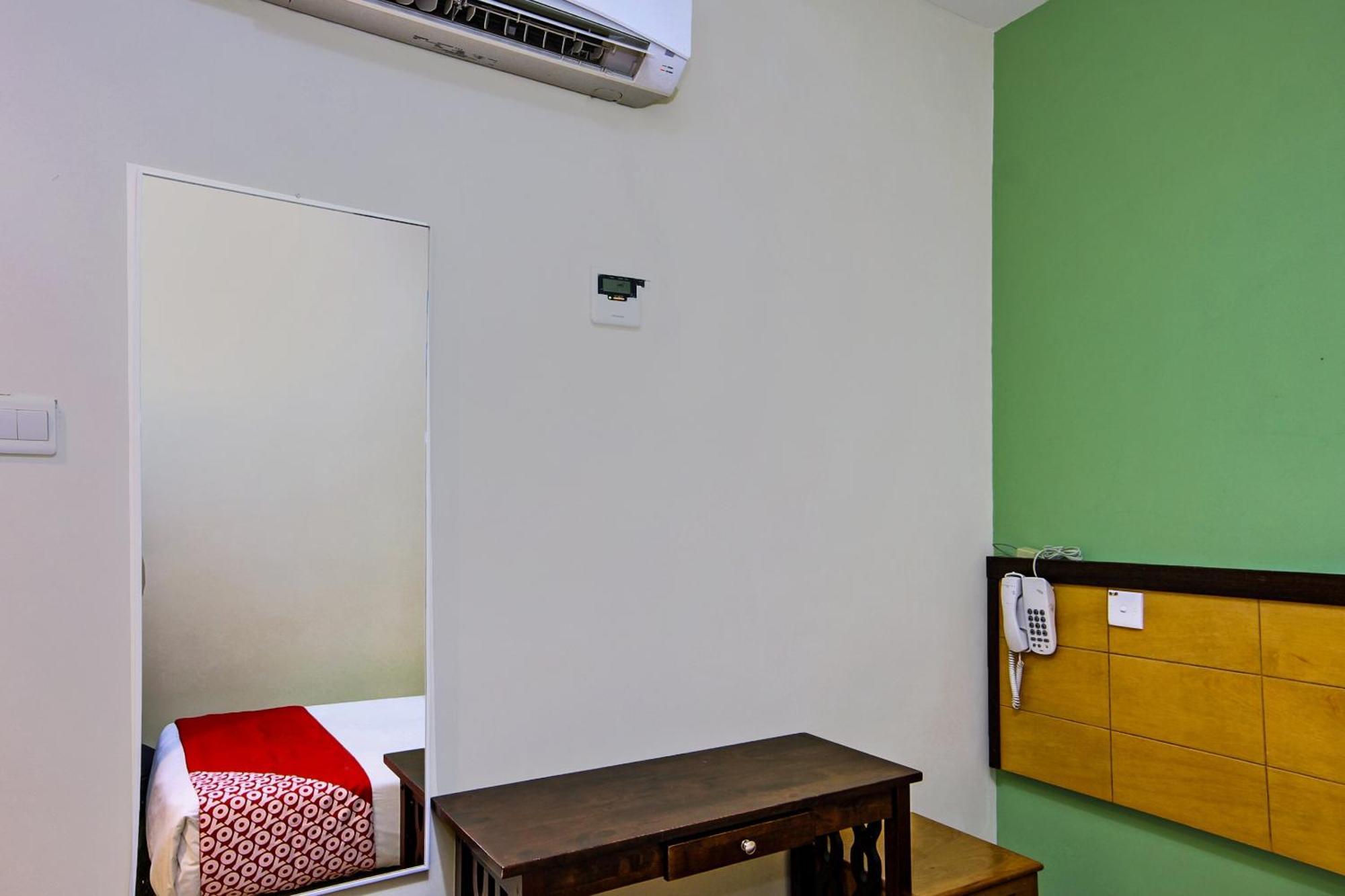Oyo 44054 Holiday Mansion Inn Sibu Ngoại thất bức ảnh