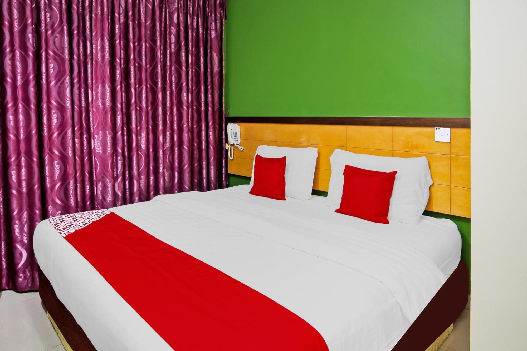 Oyo 44054 Holiday Mansion Inn Sibu Ngoại thất bức ảnh