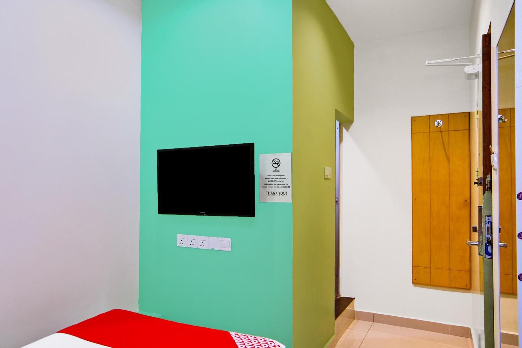 Oyo 44054 Holiday Mansion Inn Sibu Ngoại thất bức ảnh